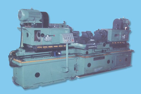 農用(yòng)車左右(you)半軸套(tào)管加工(gōng)組合機(jī)床